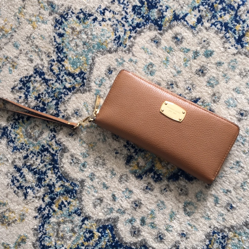 Michael Kors Zippered Wallet